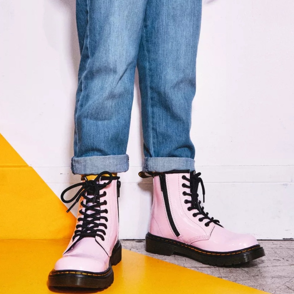 JUNIOR 1460 PATENT LEATHER LACE UP BOOTS PALE PINK